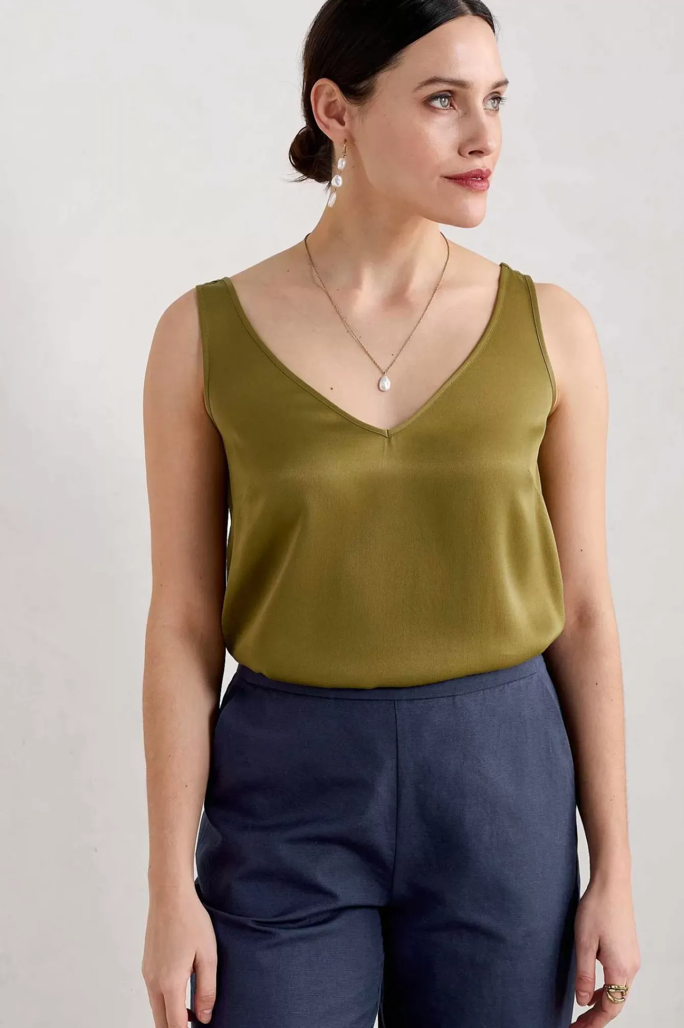 Seasalt Cornwall Tops<Wilder V-Neck Satin Vest Fern Moss